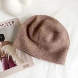 2024 Female Boutique Cashmere Blend Winter Hat Fur Warm Soft Wool Women Skullies Beanies Wholesale Fedora Retro lady caps beret